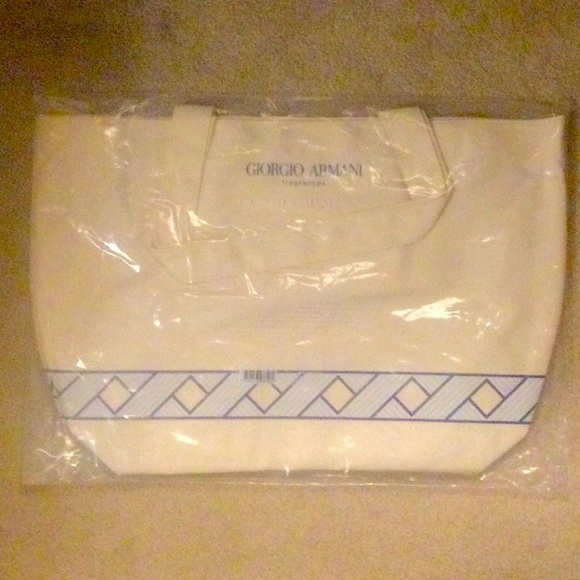 Giorgio Armani Island Tote Brand New bag - Picture 2 of 6